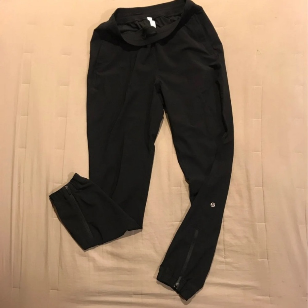 SOLD ❌ LuLuLemon state jogger LIKE NEW